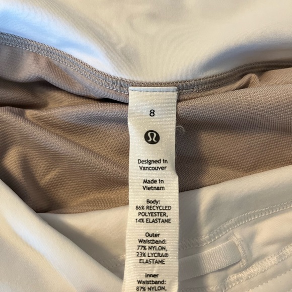 Lululemon Speed Up shorts - size 8 - mid rise 4” inseam - perfect condition! - Picture 3 of 3
